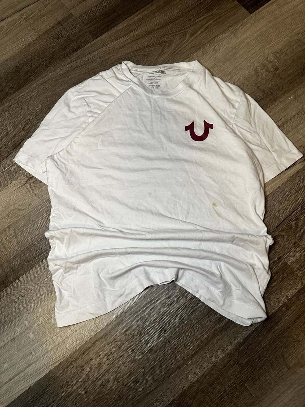 True Religion White Graphic T-Shirt with Burgundy Horseshoe Logo